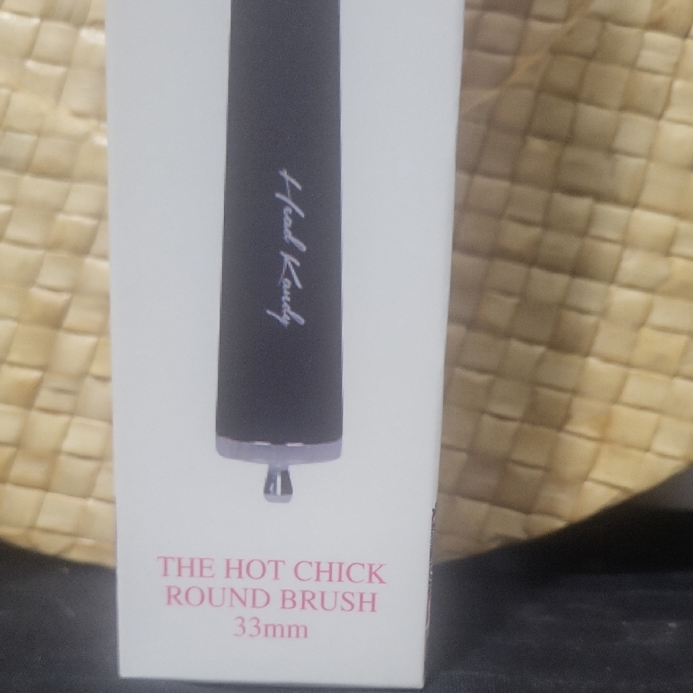 The Hair Tool Black Round Brush 33mm - Picture 2 of 3